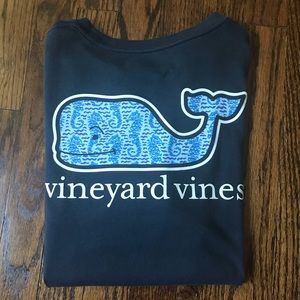 Boys L Vineyard Vines navy t shirt